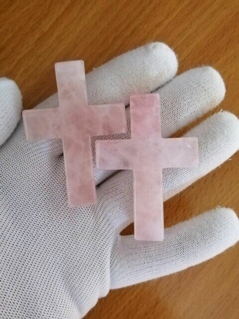 Крест из розового кварца